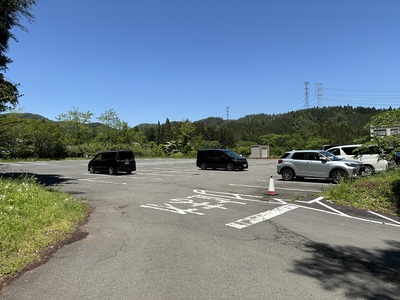平沢登山口駐車場
