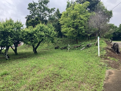 南西の加藤郭にある土塁っぽい盛土