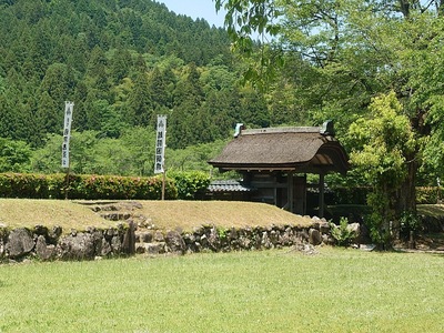 朝倉館跡の内側から見た唐門