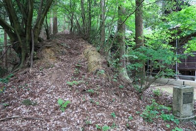 茶臼山城 登城道入口