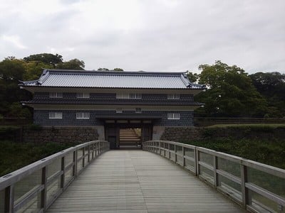 復元された「鼠多門」と「鼠多門橋」