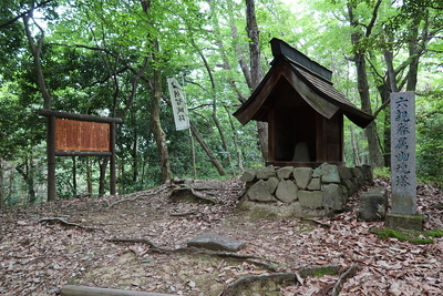 六親眷属幽霊塔