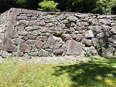 代右衛門丸石垣の巨石