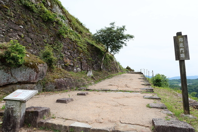 綿蔵門跡