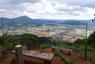 行司ヶ岳城 南三里山からの眺望（西方向）