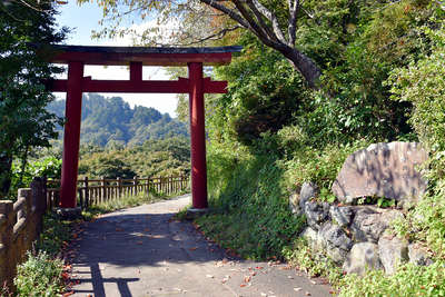 御嶽神社 赤鳥居