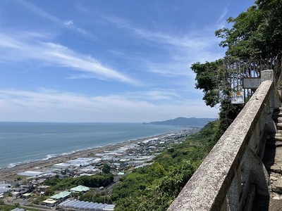 大手登城路から駿河湾