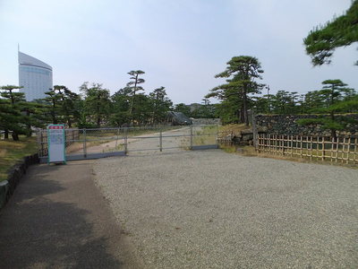 修復中の桜御門跡