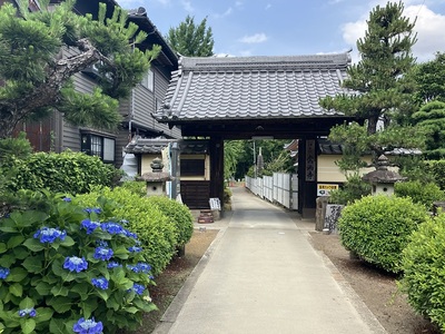 常満寺に移設されている松ノ丸裏門