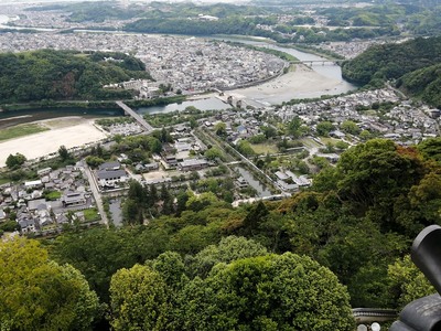 岩国城天守から見える岩国陣屋と土居と城下町