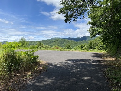 西曲輪の駐車場