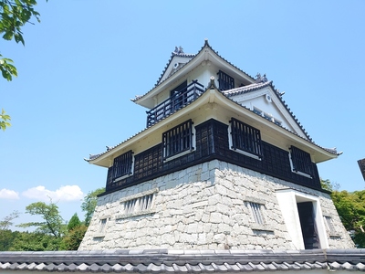 登城口からの模擬天守