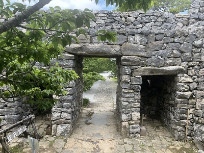 登城道から見た平郎門