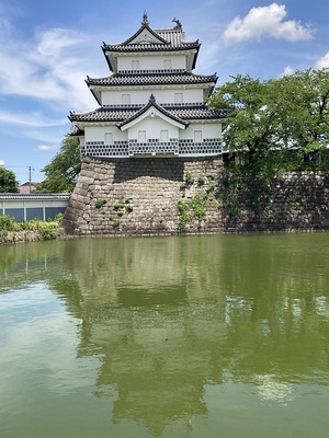 水面に映る三階櫓