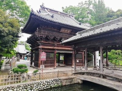 山門と太鼓橋