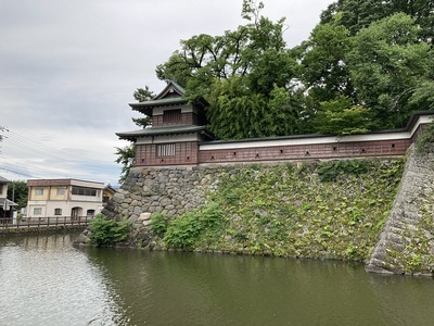 高島城　隅櫓と堀