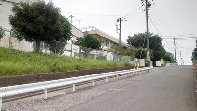 高台にある中学校