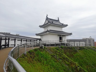 土塁上の晴明台