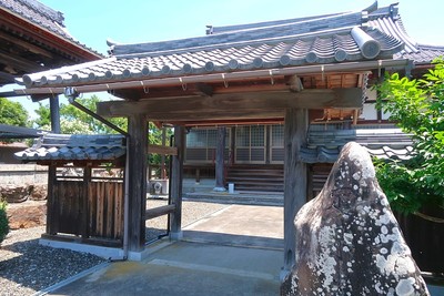 小室陣屋 移築門（米原市 定楽寺）