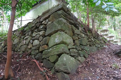 奥殿陣屋 藩主廟所石垣