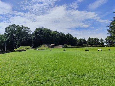 三の丸と復元四脚門