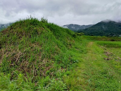 外曲輪東側の土塁