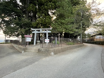 城跡に建つ蹴裂神社