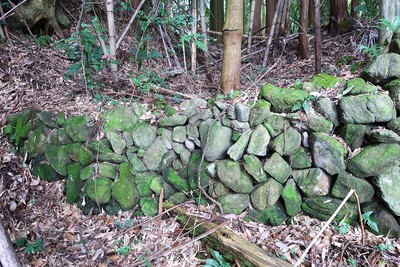 上山氏城 後世の土留の石積