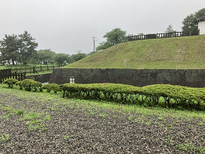 五番台場から二ノ丸二重太鼓跡を望む