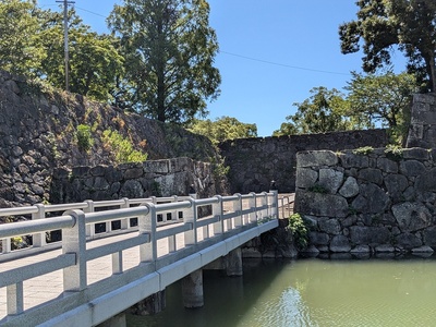 本丸の東側入口と欄干橋