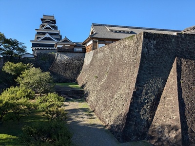 二様の石垣と天守閣