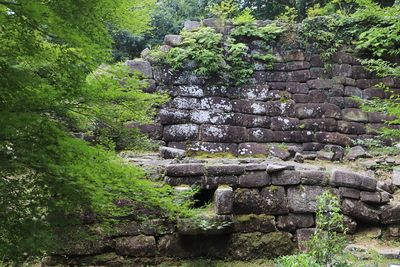 中門跡　正面から