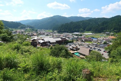 武節城 墓地となっている曲輪跡からの眺望