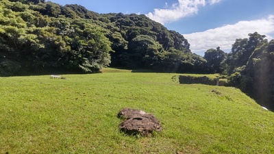 前田利家陣跡（旗竿石）