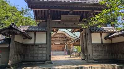 徳満寺山門