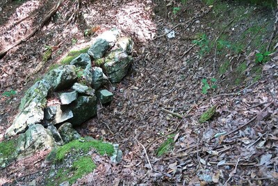 中山城 石積で補強された謎の穴