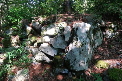 中山城 虎口石積