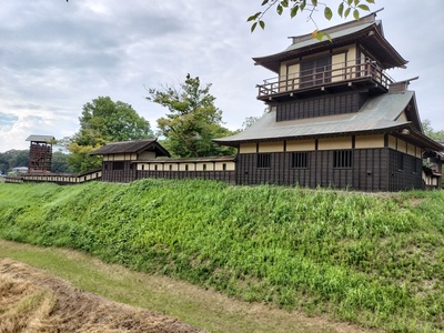 二層櫓と空堀