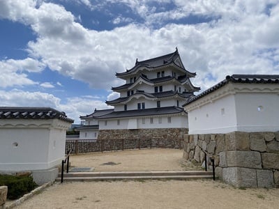 尼崎城（城址公園側から）