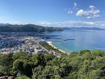 『洲本八景１ 大浜を大観』の天守からの眺望