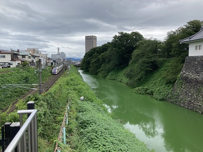 山形城と山形新幹線