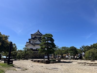 太鼓門虎口から見た本丸