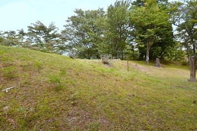 土塁（主郭北面）