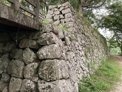 二の丸から天守台への石垣　近影