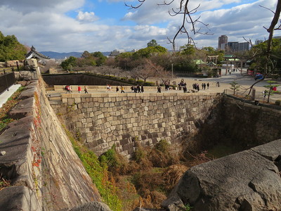 南の内堀と桜門前の土橋