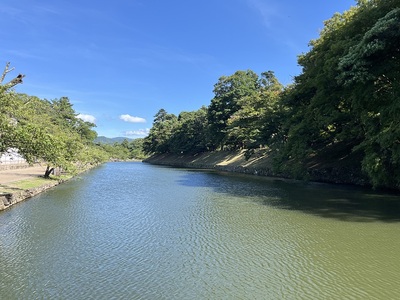 黒門橋から見た城東側内堀