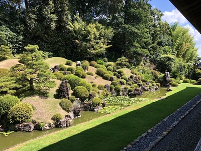 国指定名勝龍潭寺庭園（御霊屋方面から）