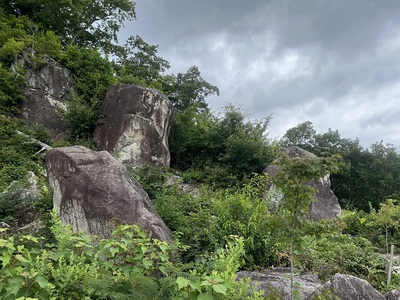 女郎岩