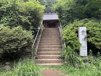 滝山城霞神社