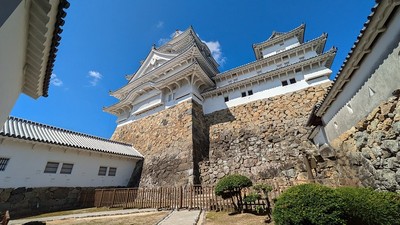 現存建物群(との一門の下から)